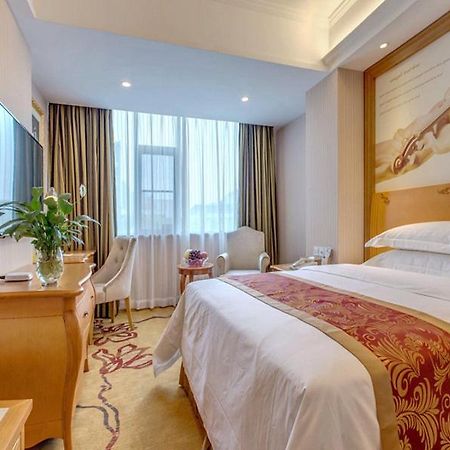 Vienna Hotel Guilin Airport Road Rongshan Eksteriør billede
